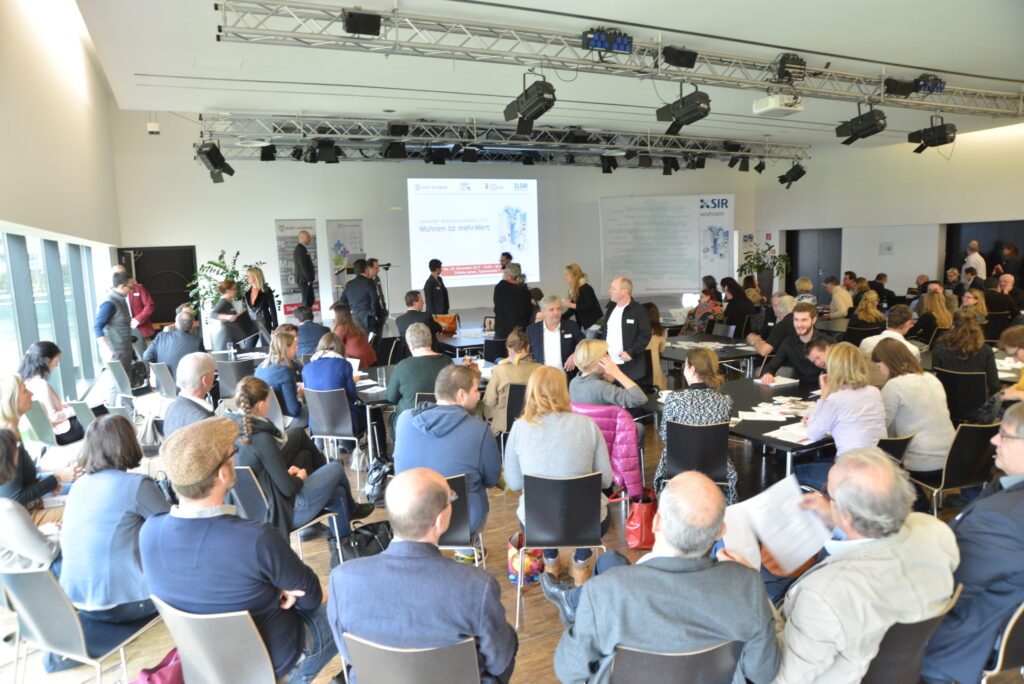 Teilnehmende beim SIR Wohnbausymposium