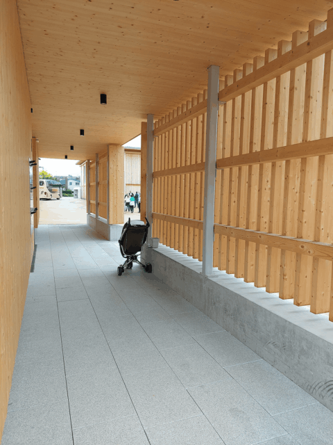 Überdachung aus Holz