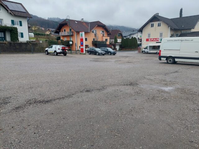 sir-nussdorf-dorfplatz-vorher